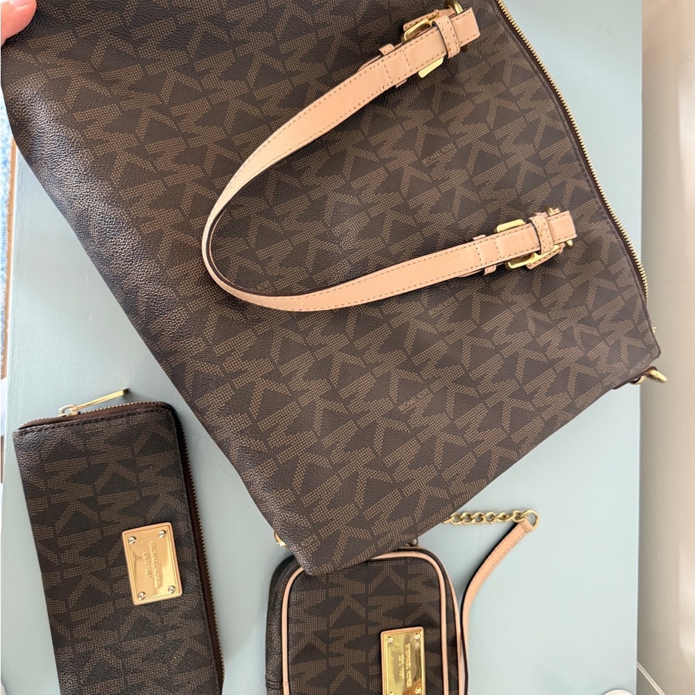 MICHAEL Michael Kors Brown and Gold bag Set